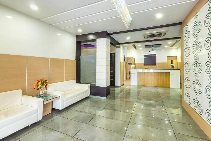 Hotel Corona Bharuch Exterior foto